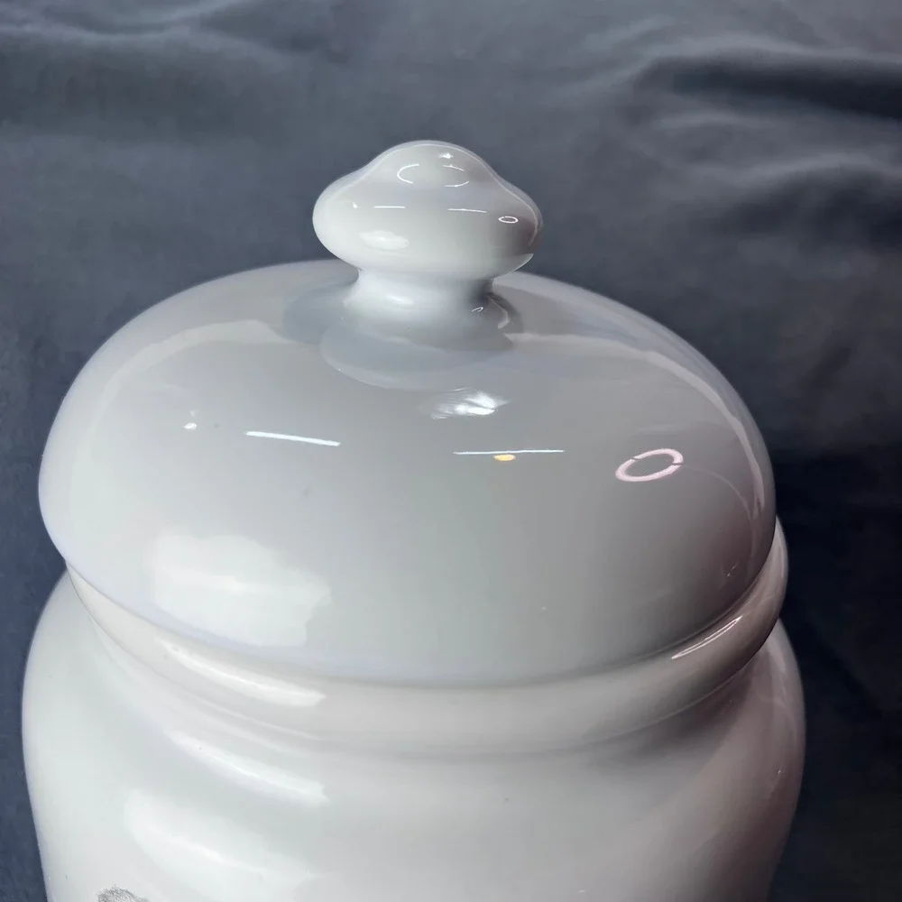 Rosalinde Best of Show Labrador Retriever Porcelain Treat Jar Vladimir Tzenov 95